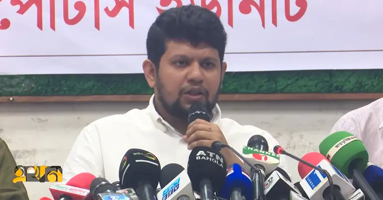 তথ্য ও সম্প্রচার উপদেষ্টা মাহফুজ আলম